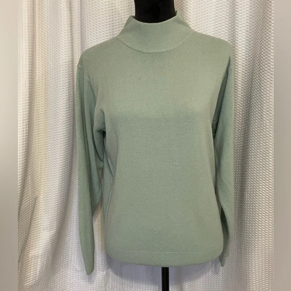 Milano Mint Green Long Sleeve Turtle Neck Sweater Size Small - Picture 1 of 8
